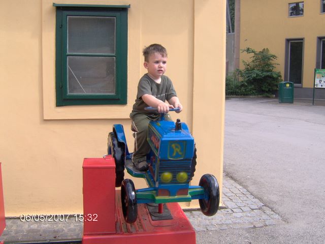401