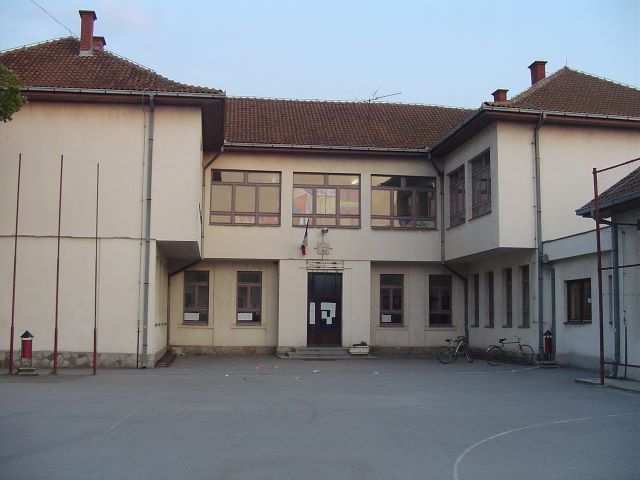 125